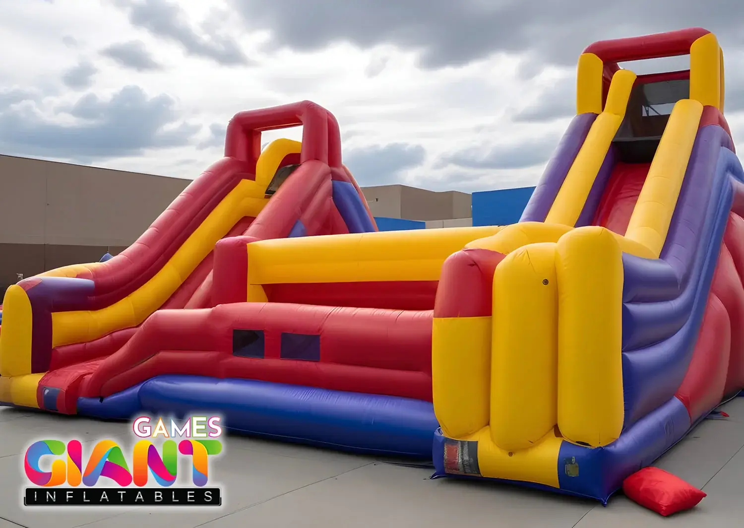 Outdoor-inflatable-battlezone